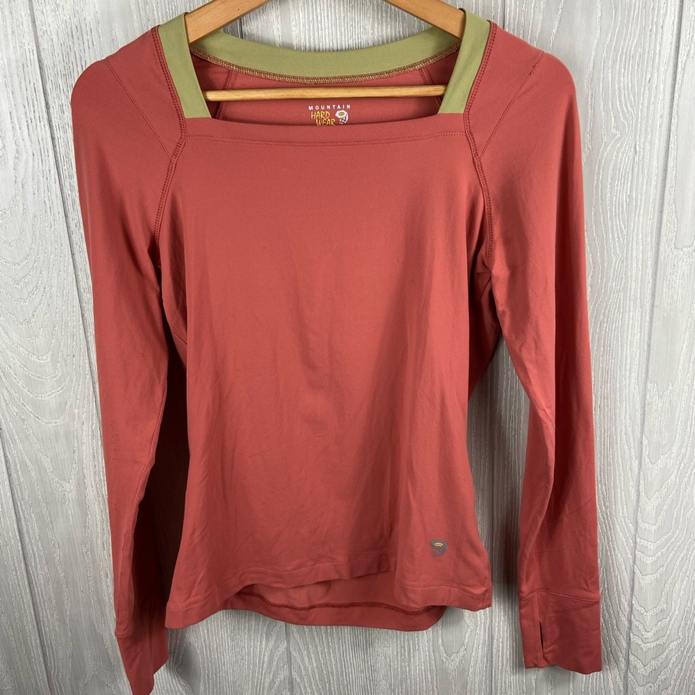 Mountain Hardware Long sleeve Base Layer Size SM